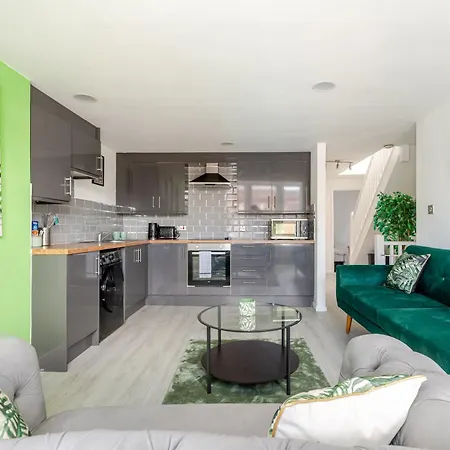 Delightful 2 Bedroom In St George, Bristol