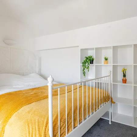 Apartment Delightful 2 Bedroom In St George, Bristol