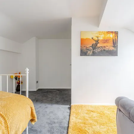 Delightful 2 Bedroom In St George, Bristol