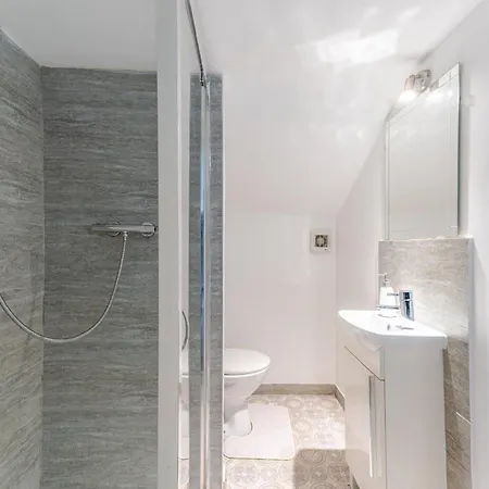 Apartment Delightful 2 Bedroom In St George,