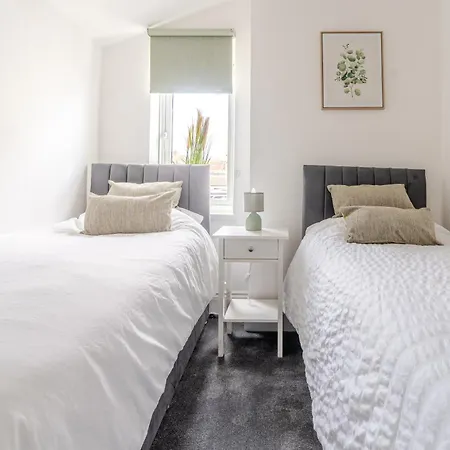 Delightful 2 Bedroom In St George, Bristol